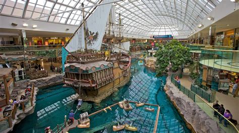 West Edmonton Mall .